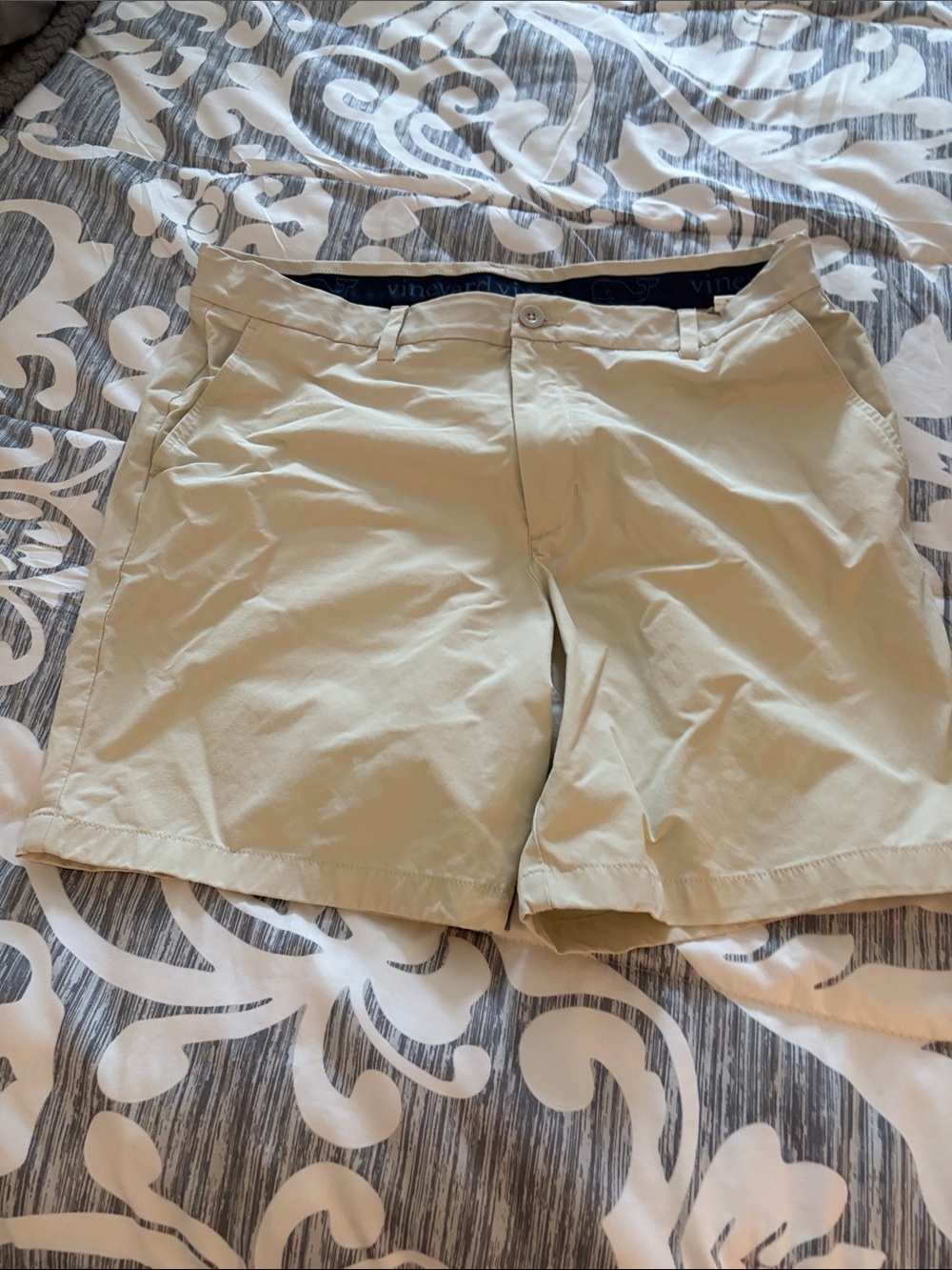 Vineyard Vines Men's Light Khaki Flat Front Shorts